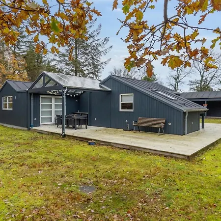 Vakantiehuis Stillfrieda - 150m From The Sea By Interhome Hals